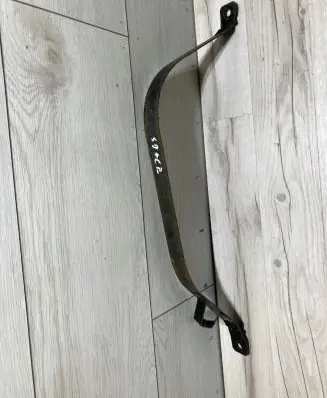 Fuel tank mounting bracket