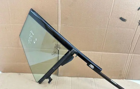 Mercedes-Benz CLA C118 X118 Rear side window A11873000