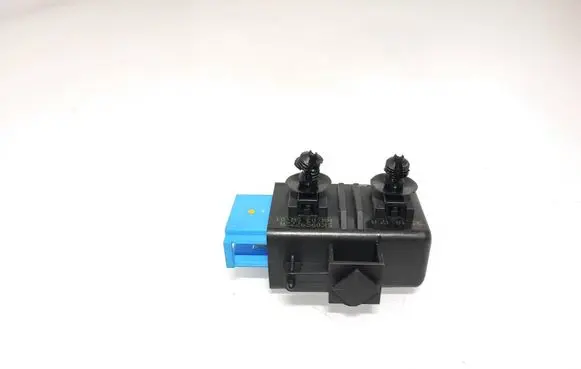 Volkswagen Transporter - Caravelle T6 Seat heating relay 5K0959772A