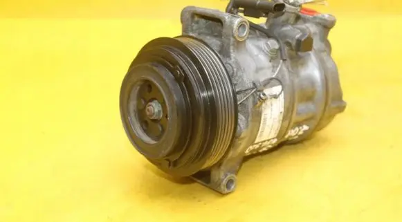 Mercedes-Benz C W205 Air conditioning (A/C) compressor (pump) A0008304500