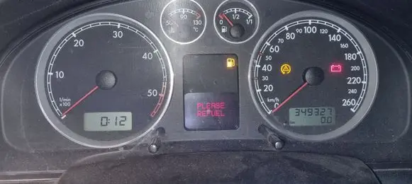 Volkswagen PASSAT B5.5 Speedometer (instrument cluster) 3B0920826A