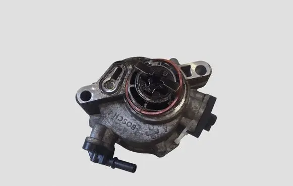 Volvo V40 Vacuum pump 9804021880