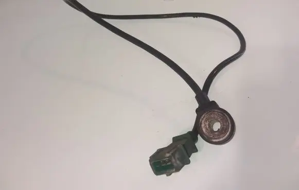 Audi A4 S4 B5 8D Detonation knock sensor 0261231038