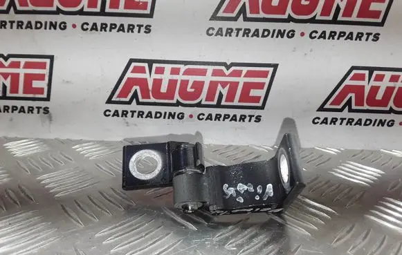 Volkswagen T-Roc Front door upper hinge 8X0831403E