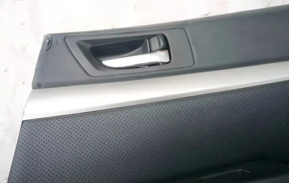 Rear door interior handle