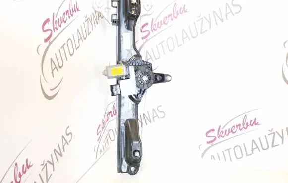Renault Kadjar Front door window regulator with motor 807218568R C39779100