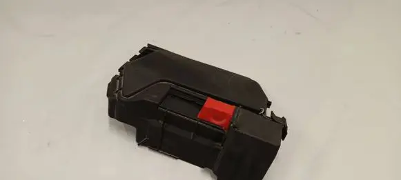 Mercedes-Benz A W176 Fuse box cover A2465410905 A2465400182