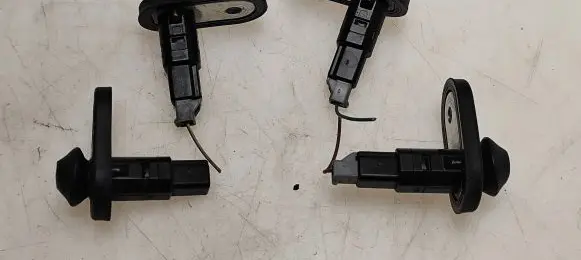 Toyota Auris 150 Front door sensor 