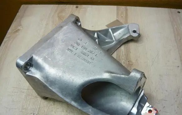 Volkswagen Sharan Gearbox mounting bracket 7M0199207L