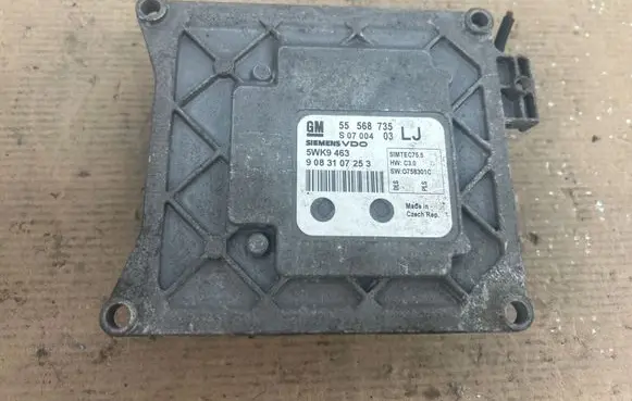 Opel Zafira B Engine control unit/module 55568735 9083107253 5WK9463