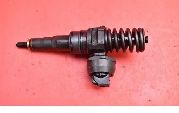Skoda Octavia Mk2 (1Z) Fuel injector 038130073AG