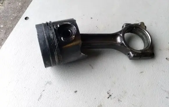 Renault Laguna II Piston with connecting rod