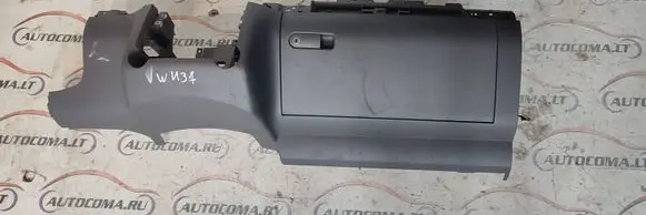 Volkswagen Touareg I Glove box