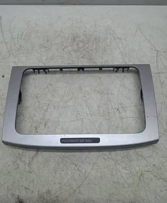 Volkswagen PASSAT B6 Radio/GPS head unit trim 318410100