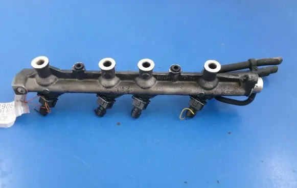 Renault Espace II Fuel main line pipe