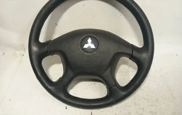 Mitsubishi Outlander Steering wheel