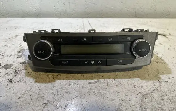 Toyota Avensis T270 Climate control unit T1000767L T1001512D