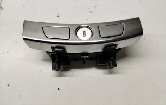 BMW 5 GT F07 Armrest lock 9142175