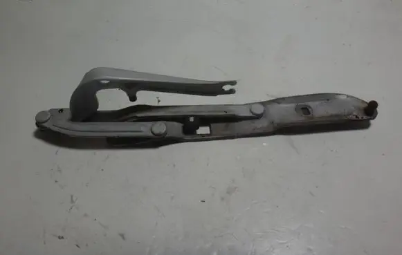 BMW 5 E39 Tailgate/trunk/boot hinge 8159398