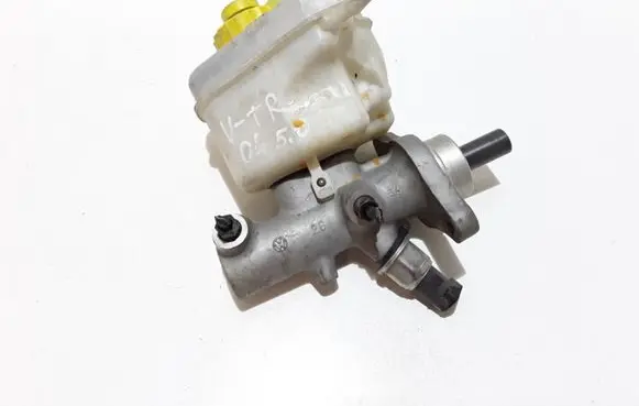 Volkswagen Touareg I Master brake cylinder 03350884911 03339005512
