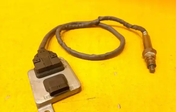 Mercedes-Benz C W205 Lambda probe sensor A0009052909