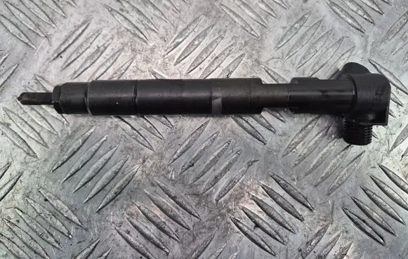 Mercedes-Benz C W204 Fuel injector A6510704987