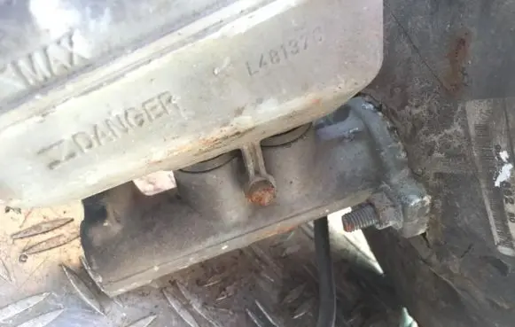 Peugeot 406 Master brake cylinder
