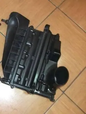 Mercedes-Benz R W251 Air filter cleaner box bracket assembly MCD3930