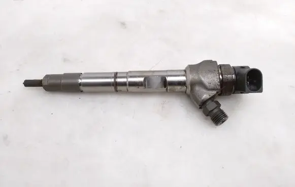 Seat Alhambra (Mk2) Fuel injector 04L130277AC 0445110469