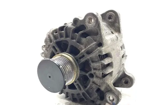 Volkswagen PASSAT B8 Generator/alternator 03L903024L