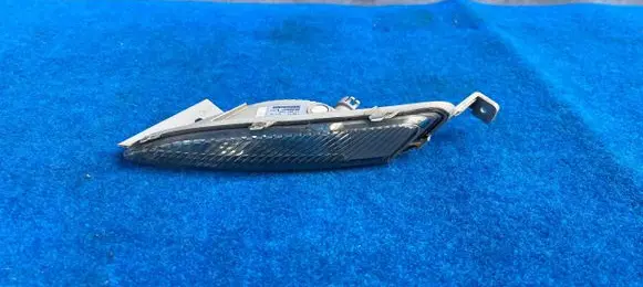 Opel Astra J Front indicator light 13367142