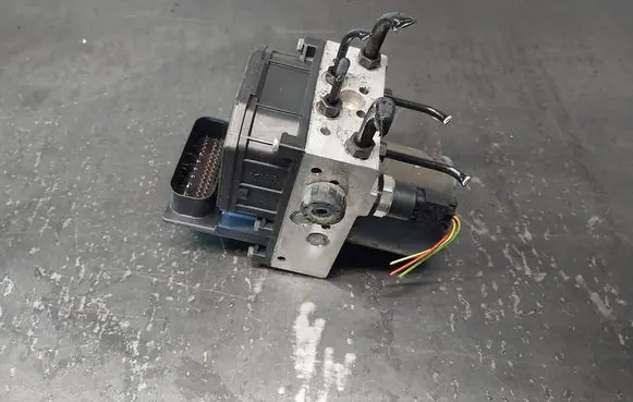 Volkswagen PASSAT B5 ABS Pump 4B0614517G 0265225124 0265950055