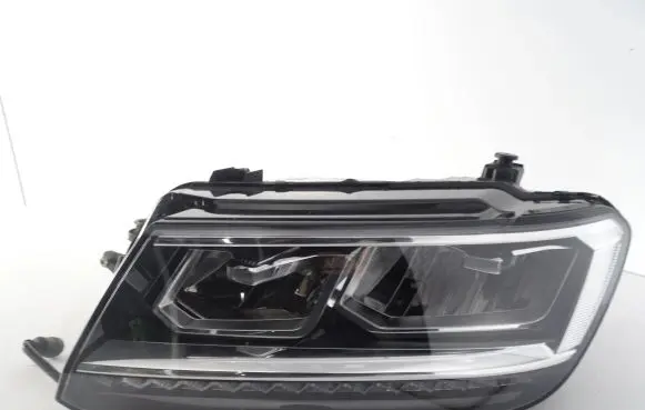 Volkswagen Tiguan Headlight/headlamp 5NB941035D