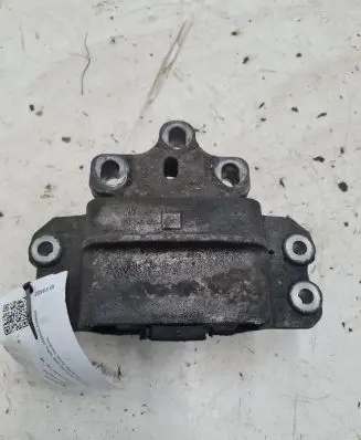 Volkswagen Touran I Engine mount bracket 1K0199555
