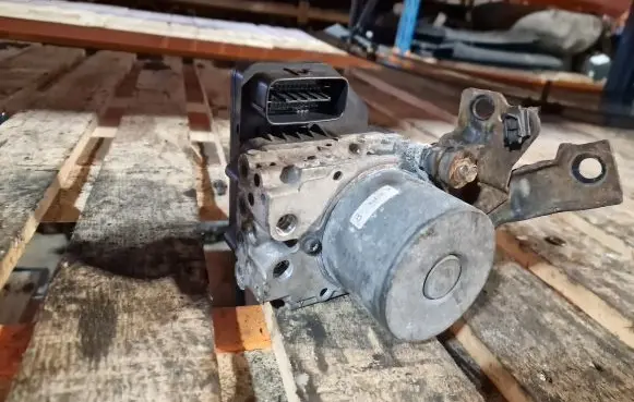 Mazda 6 ABS Pump GDK4437A0