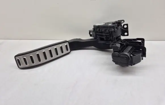 Porsche Cayenne (92A) Accelerator throttle pedal 7P5723507B 19111501