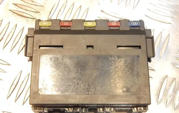 Lexus IS 220D-250-350 Fuse module 8921153020 23301