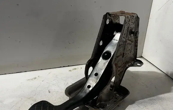 Volkswagen Touran I Brake pedal 1K1721130G