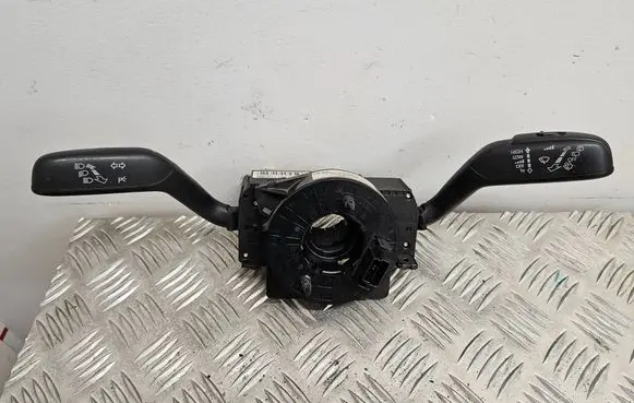 Skoda Fabia Mk2 (5J) Wiper turn signal indicator stalk/switch 7H0953503GB 204900ATW 6187421