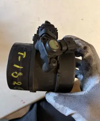 Mercedes-Benz E W211 Mass air flow meter A6460940048