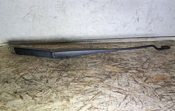 Volvo XC90 Front wiper blade arm 8693600 4438693600