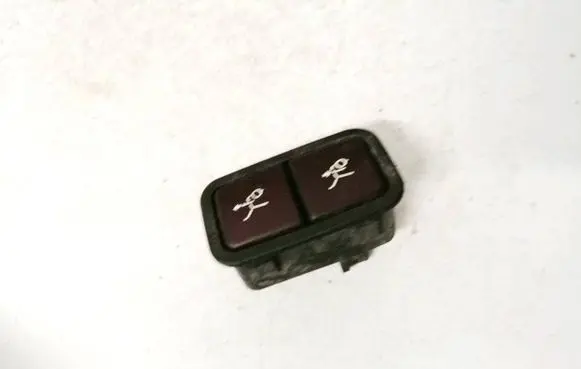 Mercedes-Benz E W211 Tailgate opening switch 2118219251 3106.0101