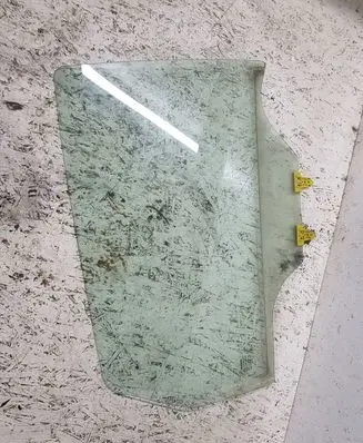 Nissan Qashqai Rear door window glass