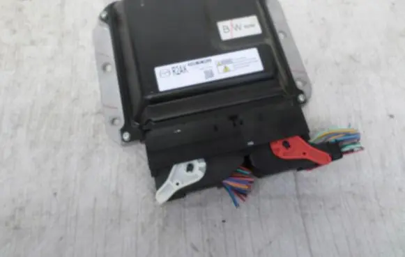 Mazda 3 II Engine control unit/module ECU R2AK18881J