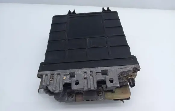 Volkswagen Golf III Engine control unit/module O28906021