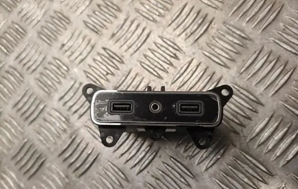 Jeep Grand Cherokee AUX in-socket connector 68323663AE