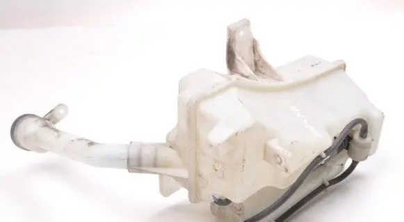 Opel Mokka Windshield washer fluid reservoir/tank 