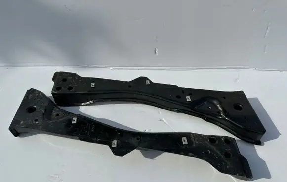 Ford Kuga III Engine mounting bracket