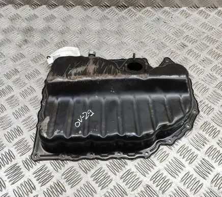 Volkswagen PASSAT B7 Oil sump 06J103600E