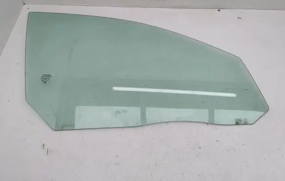 Volvo S80 Front door window glass four-door